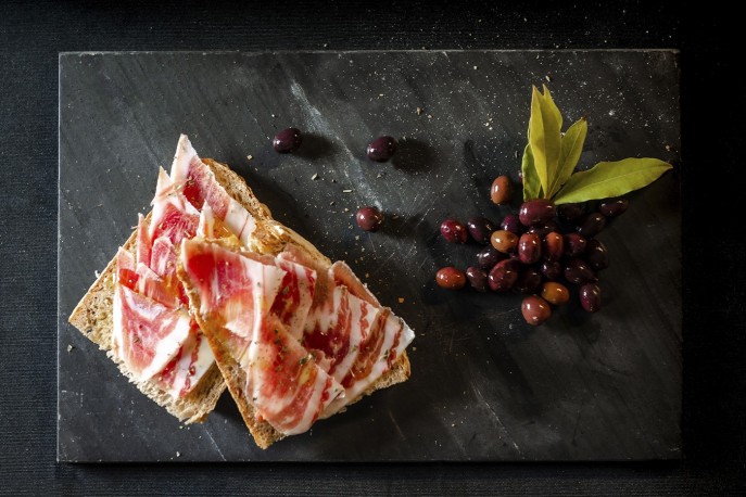 Estuche de paleta entera curada loncheada